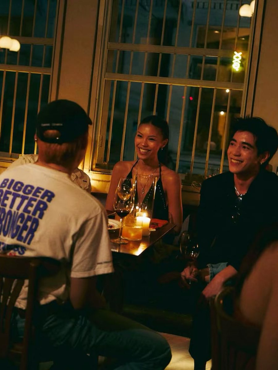 Fou4mod0204 tweet media