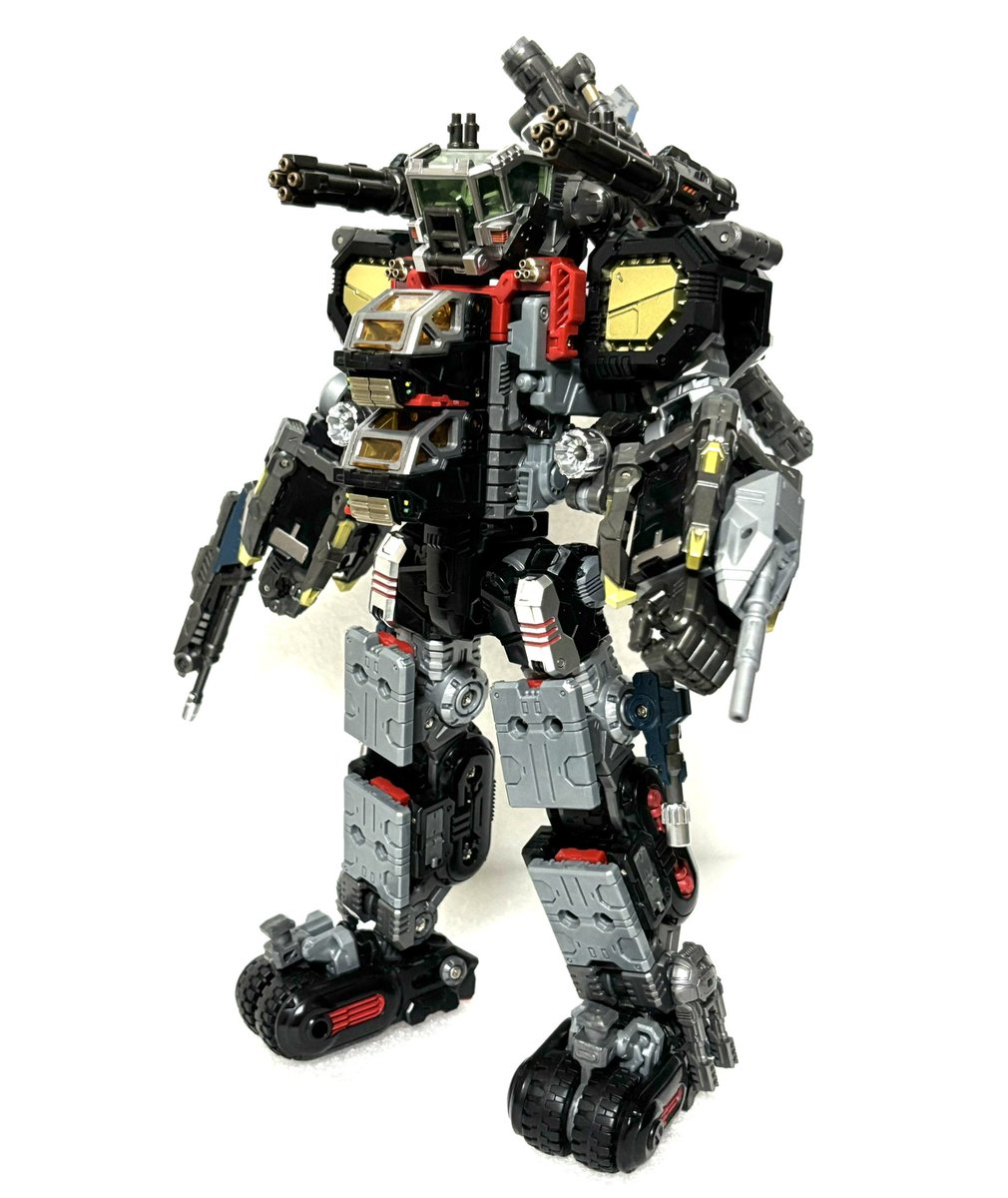 GunnerMicro's tweet photo. バトルバッファローを武装強化して遊ぶ😅
#ダイアクロン https://t.co/IHRwetFgnq