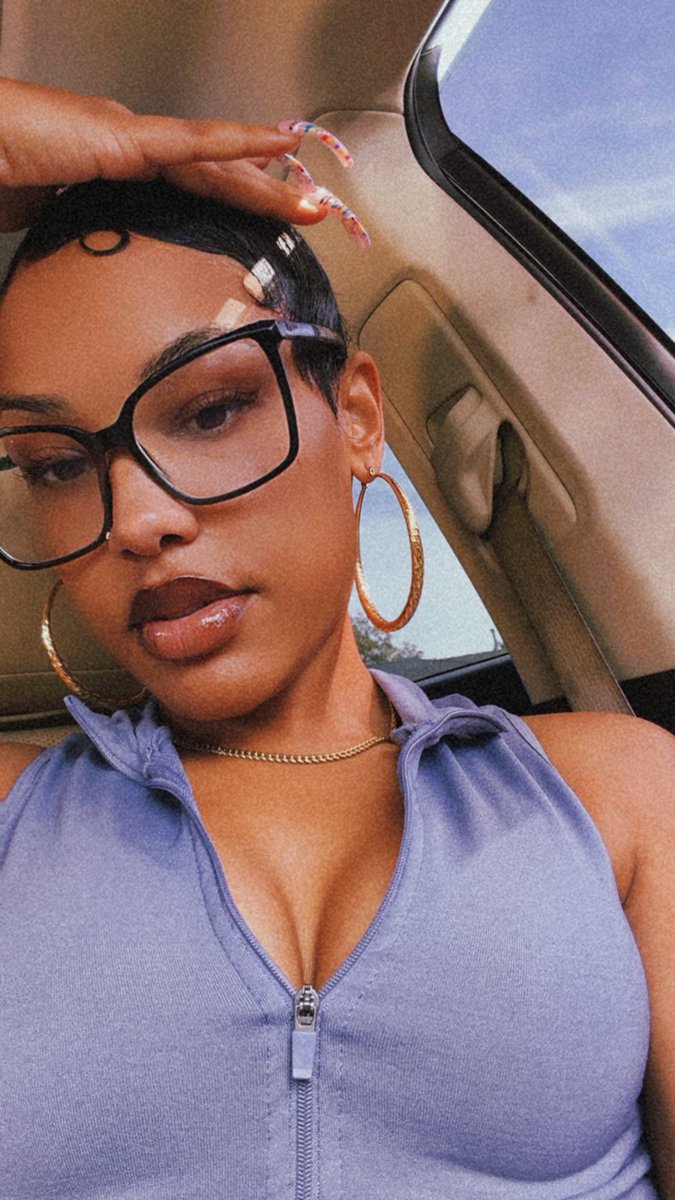 hot topic tweet media