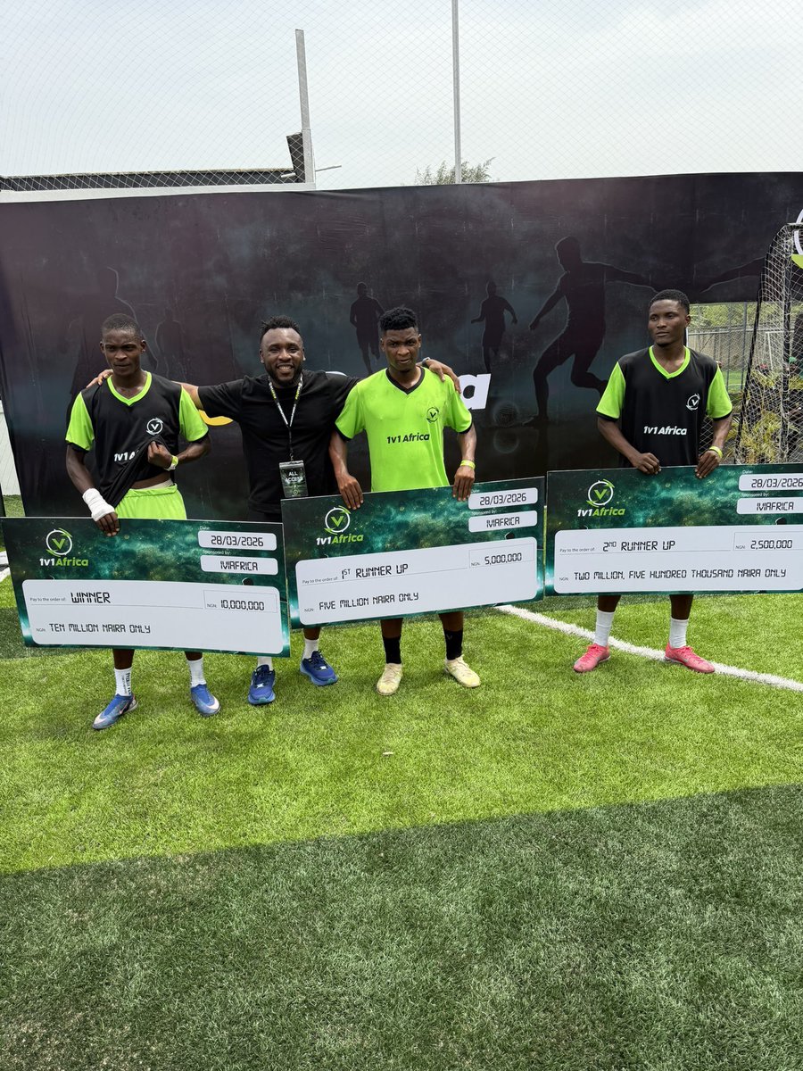 Sir Eazi tweet media