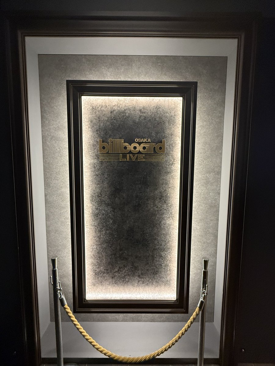 じろこ tweet media