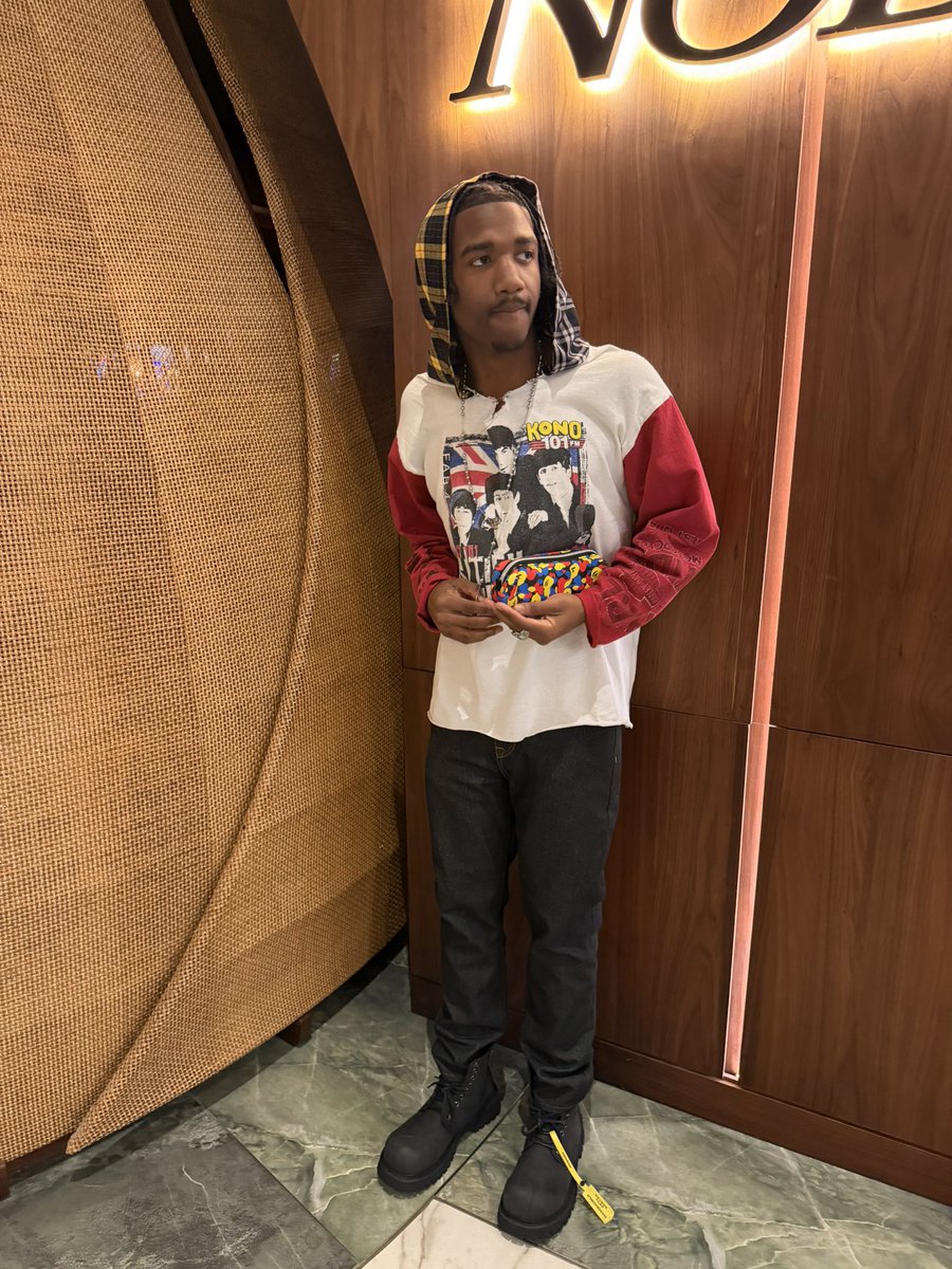 llbjai's tweet photo. OVO day to me , #myshit https://t.co/Pc5OOH8IMT