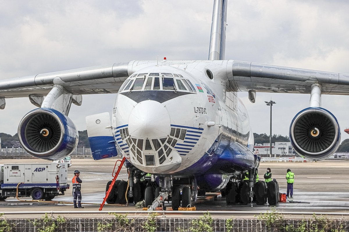 去年も見れて今年も見れて
ホントに嬉しいです🇦🇿
この窓の多さ、タイヤの数、4発機、
筋肉質なフォルムに
ロシアらしい美しいデザイン✨
こんな飛行機、中々無いですね🥹
早く戦争終わって、
プーチンさんも来日して欲しいですな〜
#成田空港 #イリューシン