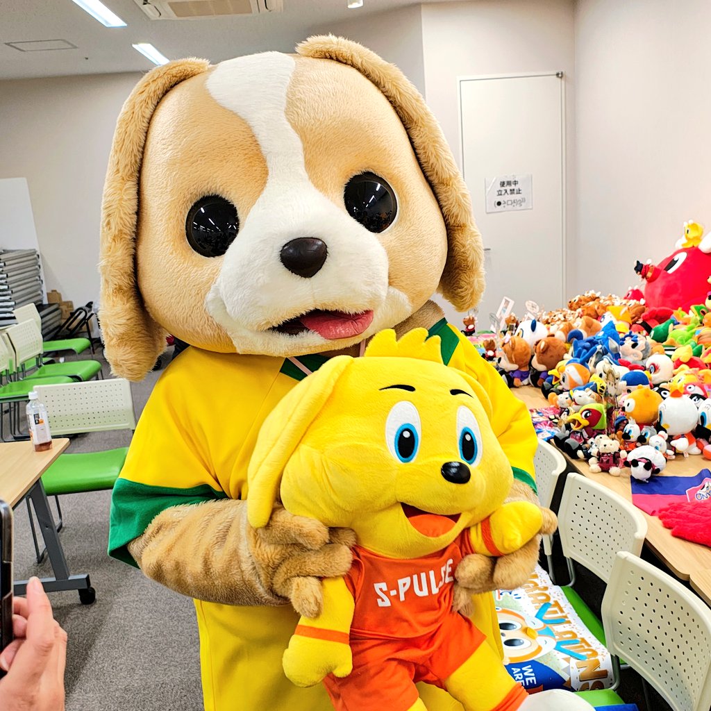 やまのうえ tweet media