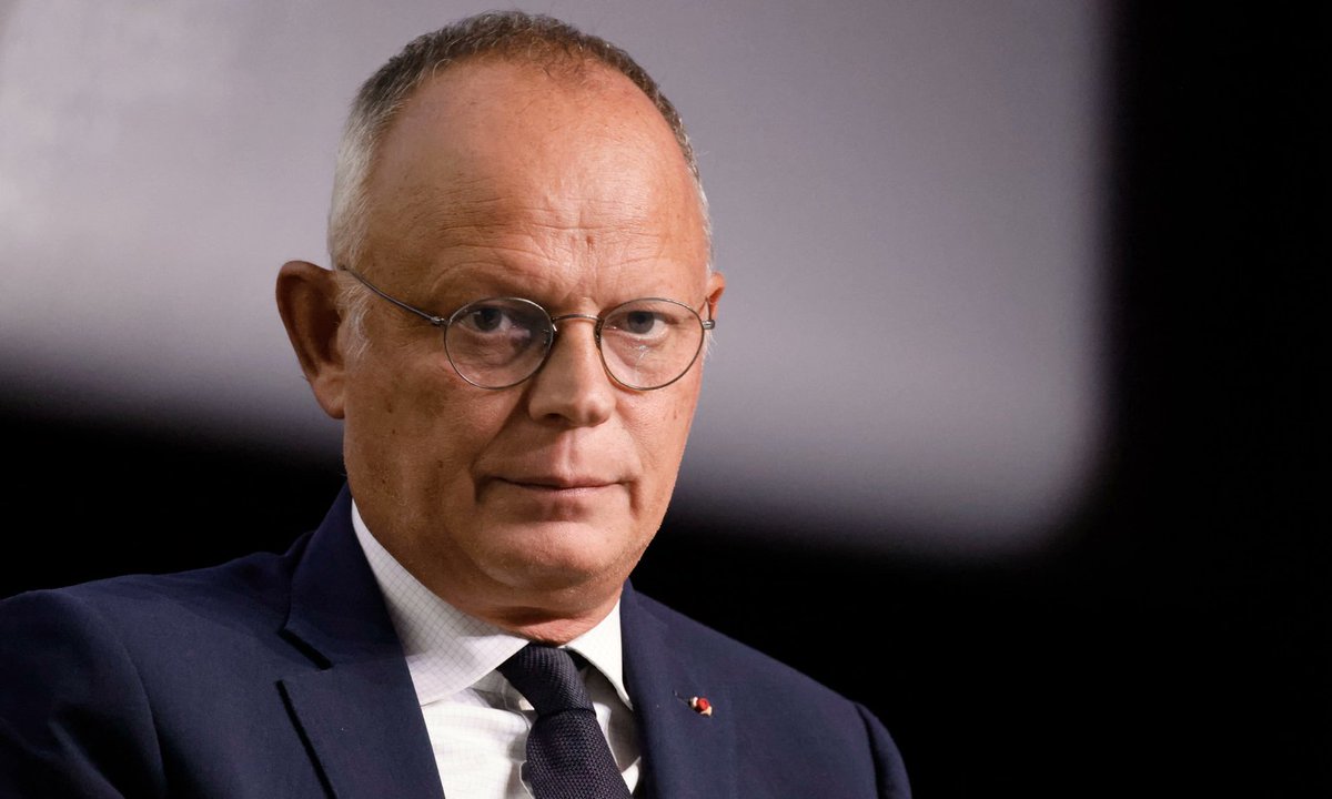 doctor doom diététicien officiel de Gérard Larcher tweet media