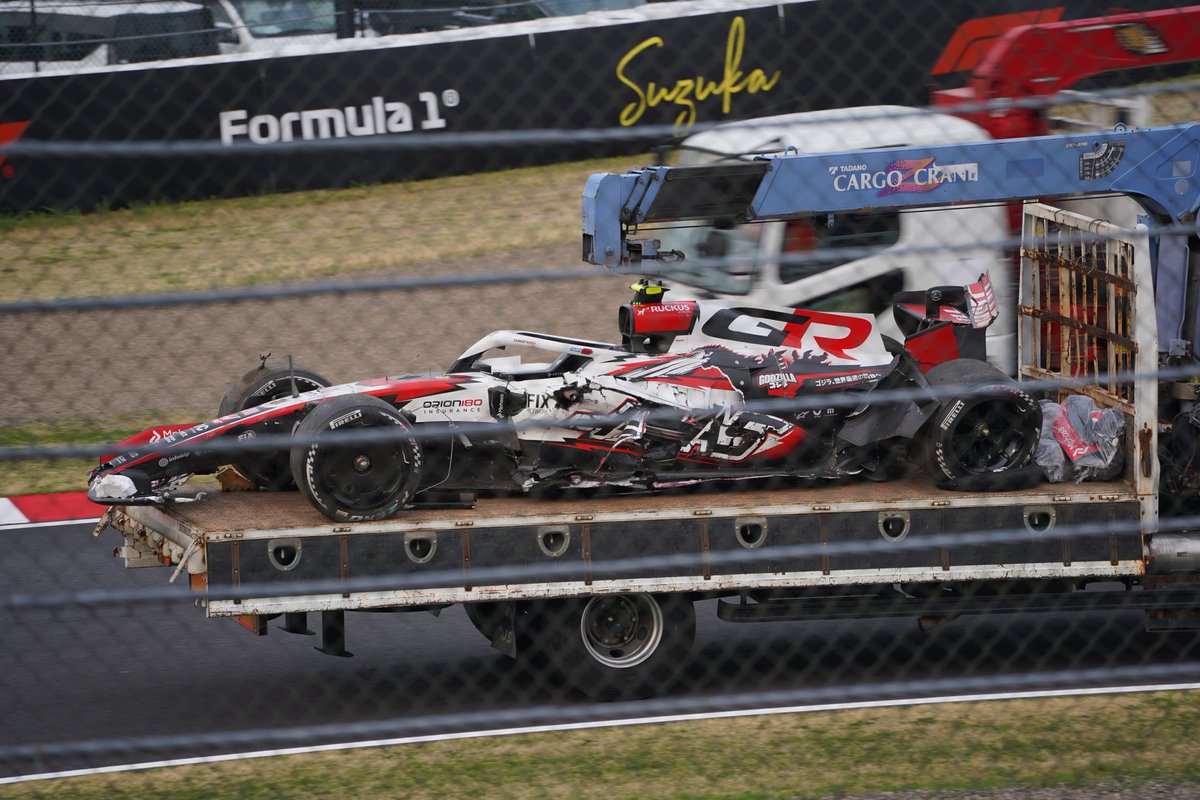 あちゃー😭
文字通り半壊してる😭
無事でよかった🥹🥹
 #f1jp