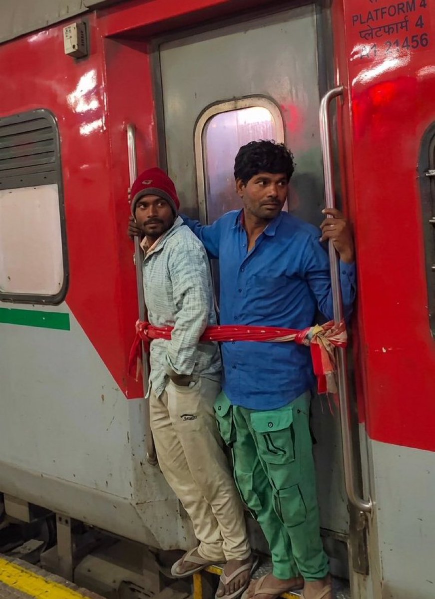 Train mein seat belt?
Yeah bro it’s necessary sometimes
