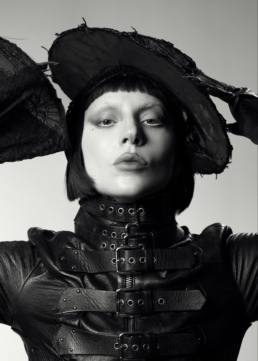 RAYE Updates tweet media