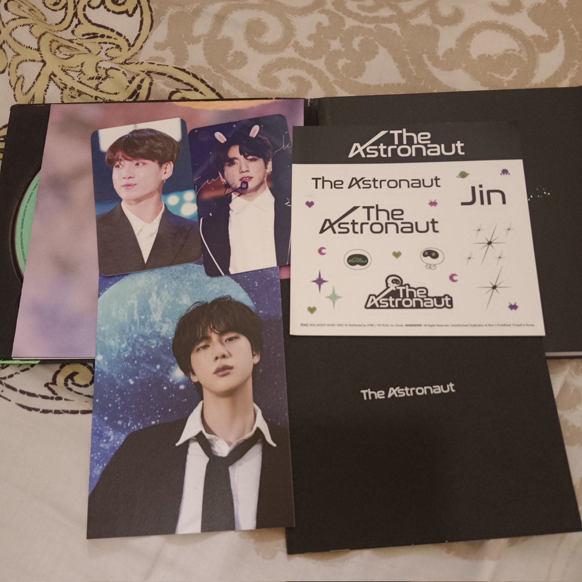 Seokjin's wife tweet media