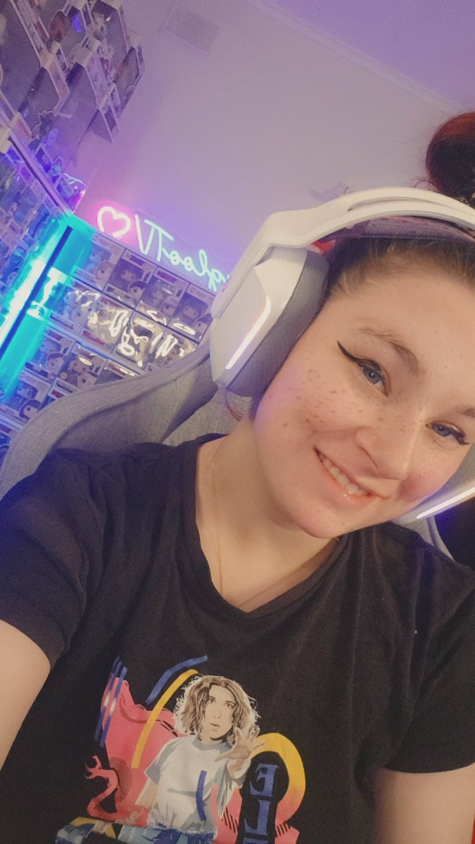 EgglooTV tweet media