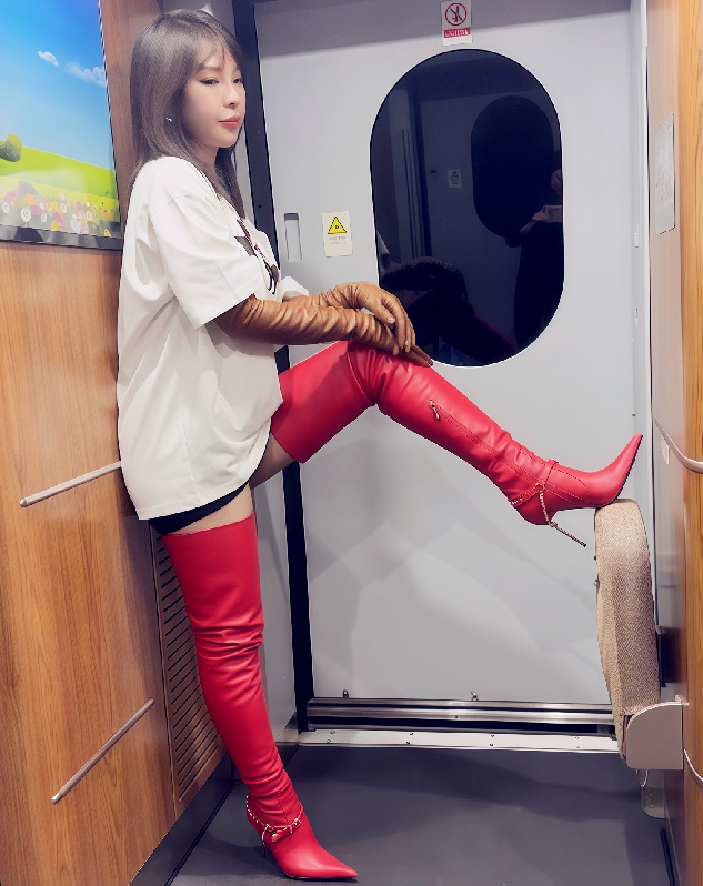 Elevate every moment in head-turning red thigh-high boots, crafted for the bold and unapologetic.  Discover the art of luxury boot fashion: 🎬 Immerse yourself in our exclusive boot fashion films at oboot.net 👢 Design your bespoke, made-to-measure pair at