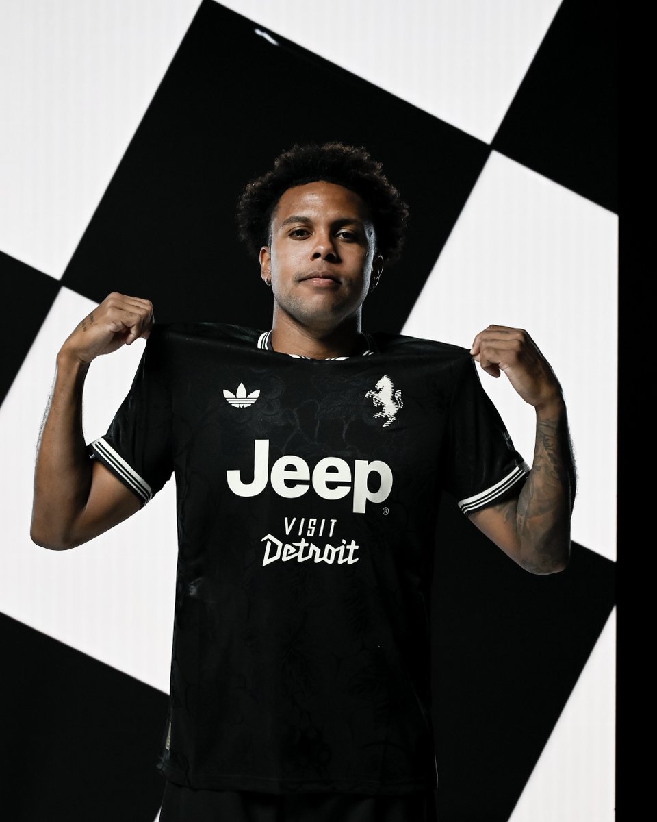 JuventusFC tweet media