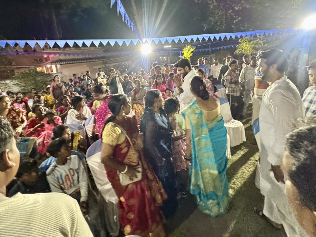 princerajpaswan's tweet photo. पश्चिम बंगाल चुनाव के मद्देनजर, दुर्गापुर में दलित सेना के कार्यालय पर महत्वपूर्ण सभा में भाग लिए, एवं पद्मपूषण स्मृतिशेष बड़े पापा पूज्य रामविलास पासवान जी एवं भारतरत्न बाबासाहेब अंबेडकर जी के विचारों में आस्था रखने वालें वरिष्ठ एवं पुराने कार्यकर्ताओं के साथ आत्मीय एवं महत्वपूर्ण बैठक किया गया !