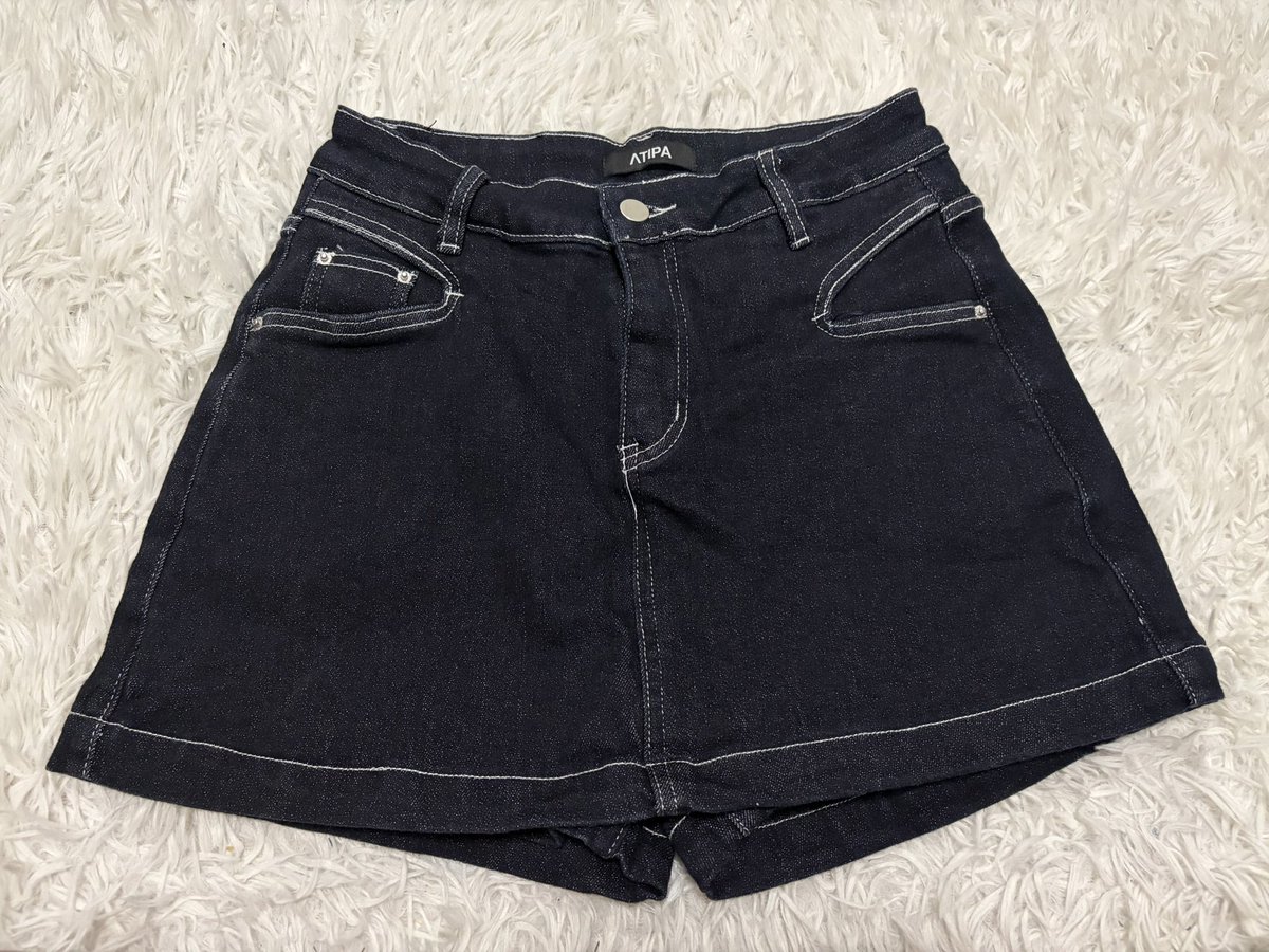 F ทักไลน์ตอบไว ส่งต่อเสื้อผ้า ʕㅇ̆̈ʔ tweet media