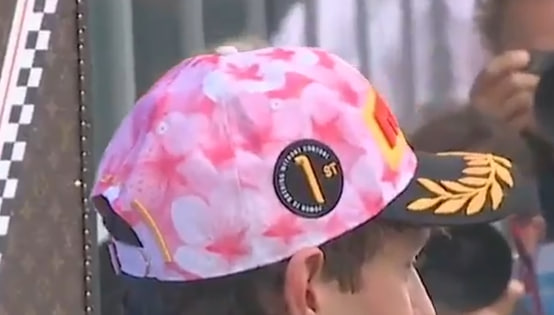 dabirling's tweet photo. They're wearing Sakura hats😭💗🌸#f1 https://t.co/Q4StzRKrTO