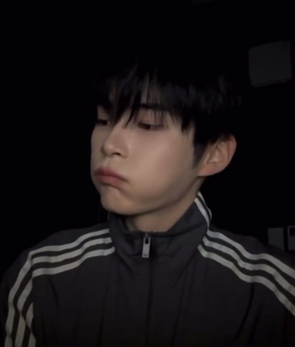 볼빵빵 성한빈 tweet media