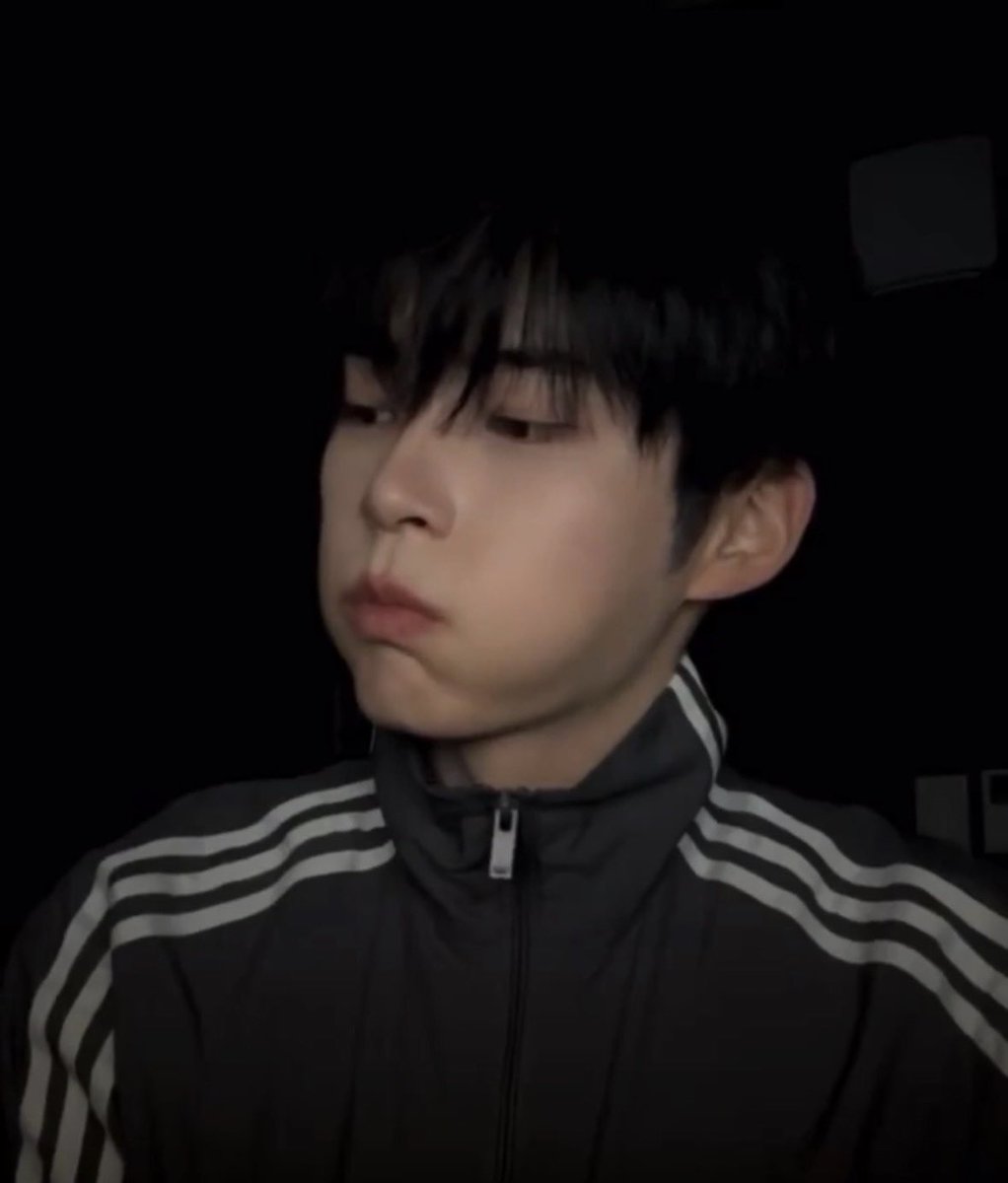 볼빵빵 성한빈 tweet media