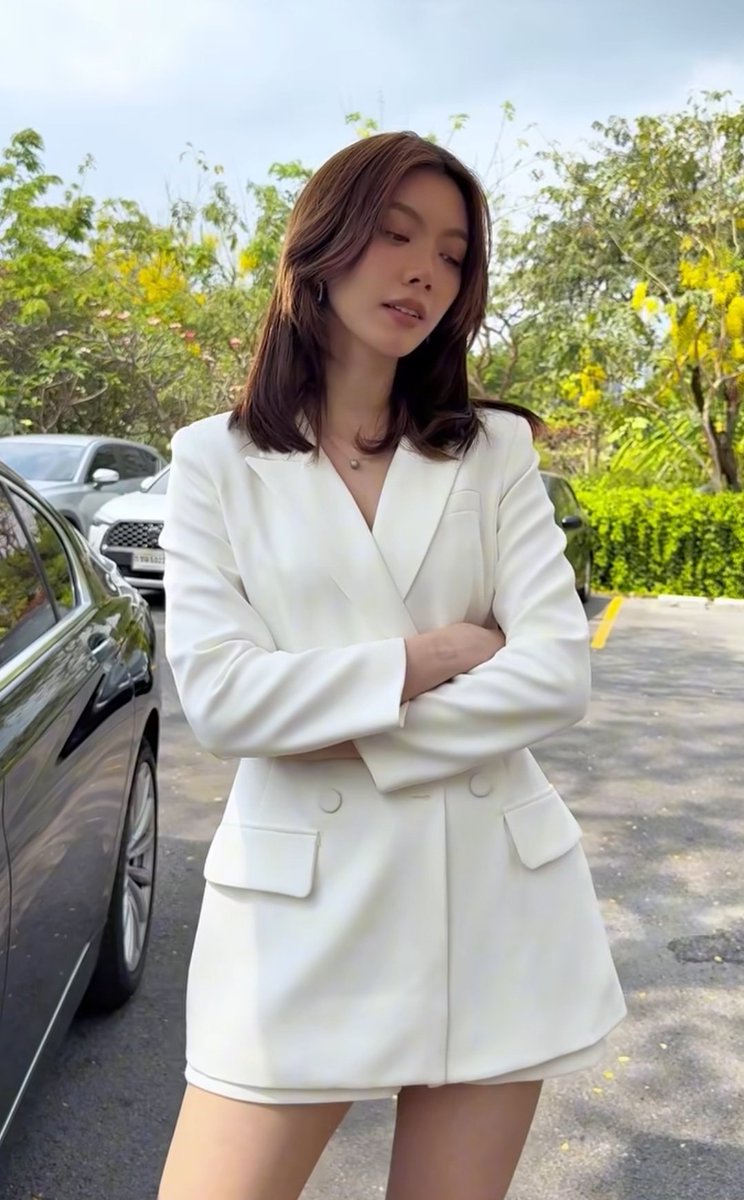 #วาดฝันวันวิวาห์ #Shootingวาดฝันวันวิวาห์
#LingOrm #หลิงออม‌

เมะสูทหล่อ🤎                        เคะสูทสวย🤍