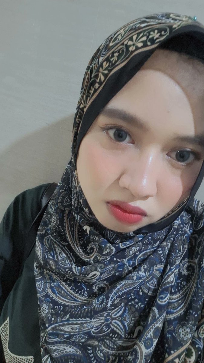 Adiksi Internet tweet media