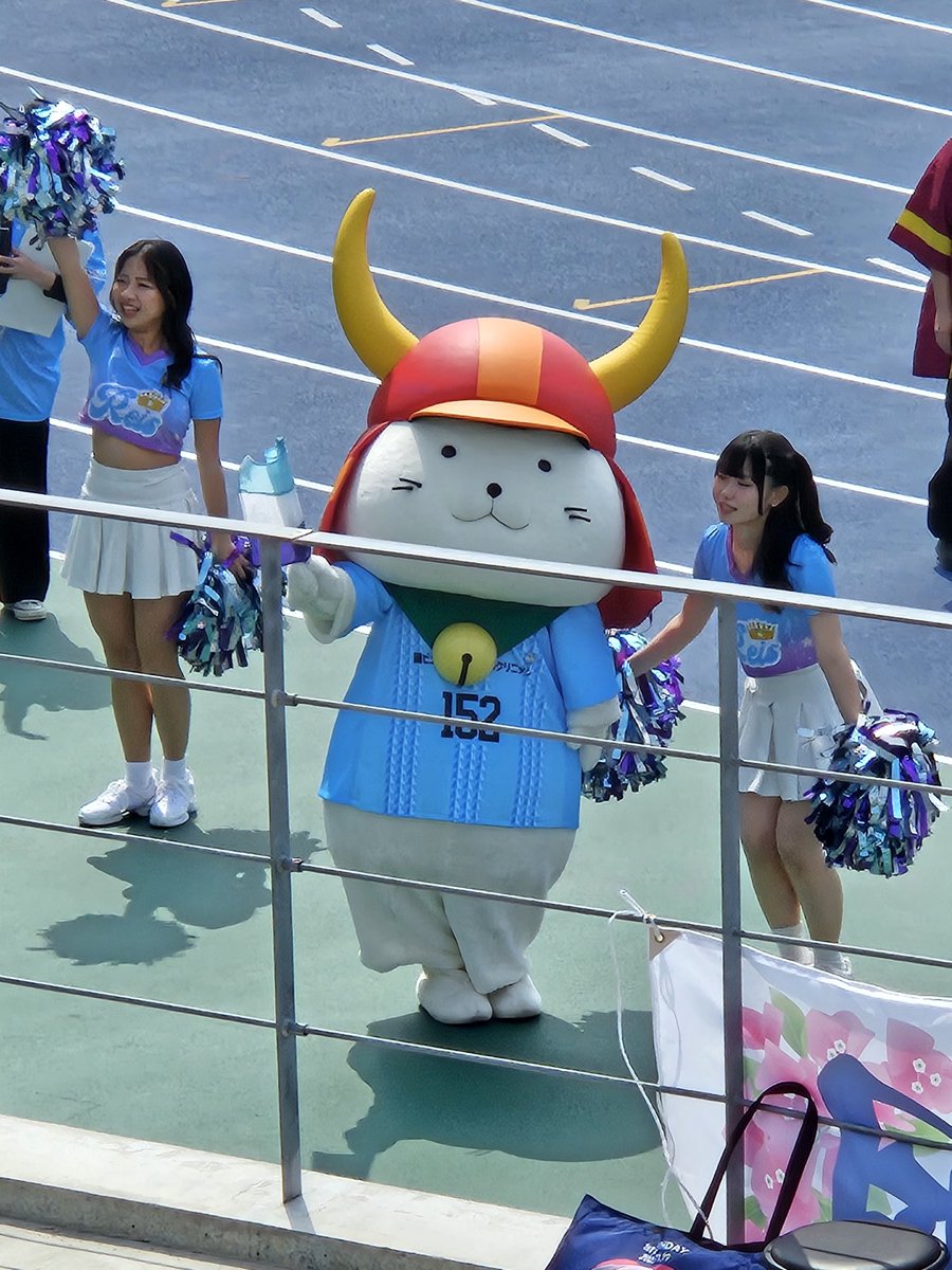 ひこにゃんもレイラック滋賀のサポーターでした、 早くJ1に上がって