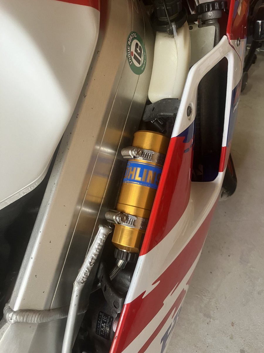 NSR250RZ's tweet photo. 換えちった。 https://t.co/cTX6i39t81