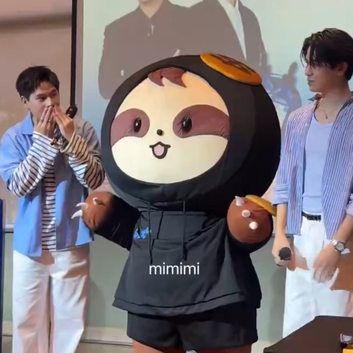 ตอนทำจุ๊บปลาดาวน้องตังหันไปมองพี่วินนี่
ตอนทำจุ๊บเหมียวพี่วินนี่หันไปมองน้องตัง

ถ้าคิดถึงกันมากก็กลับมาครับ 😭😭😭😭😭😭😭😭😭😭😭😭😭😭😭😭😭😭😭😭😭😭😭😭😭😭😭😭😭😭😭😭😭😭😭😭😭😭😭

WINNYSATANG SAMRUAY LOREALPRO

#LOREALPROXWinnySatang