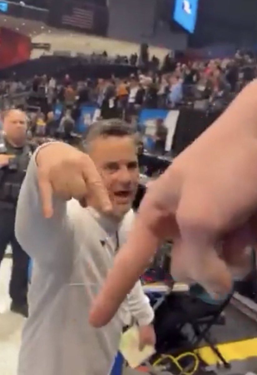 Classy Xav tweet media