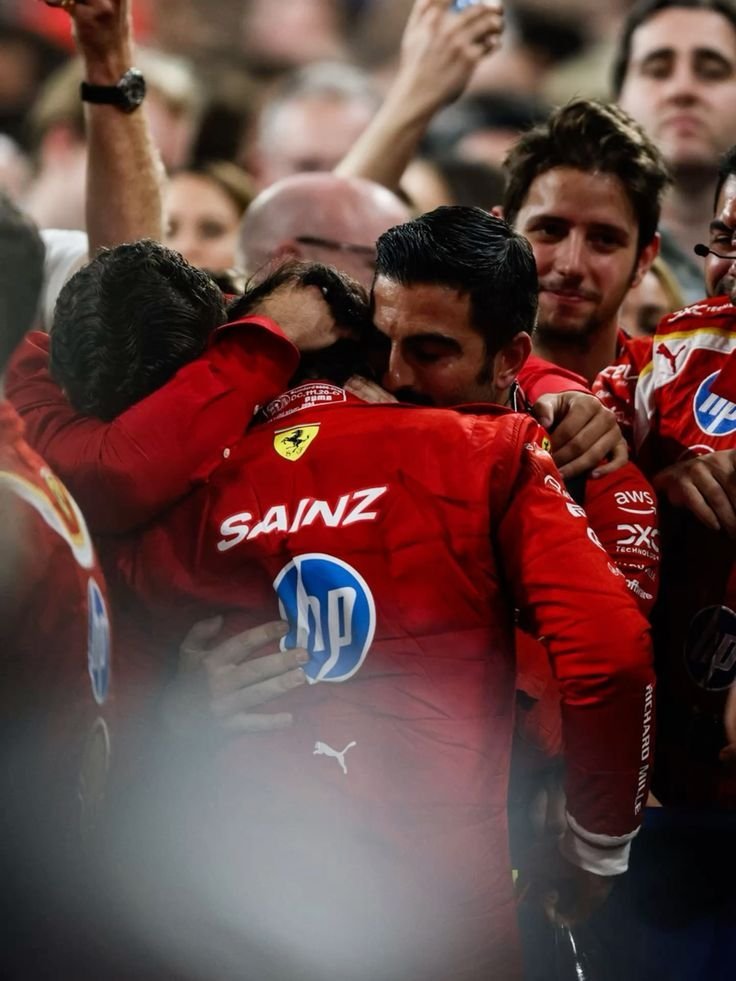 # 𝟻 𝟻 tweet media