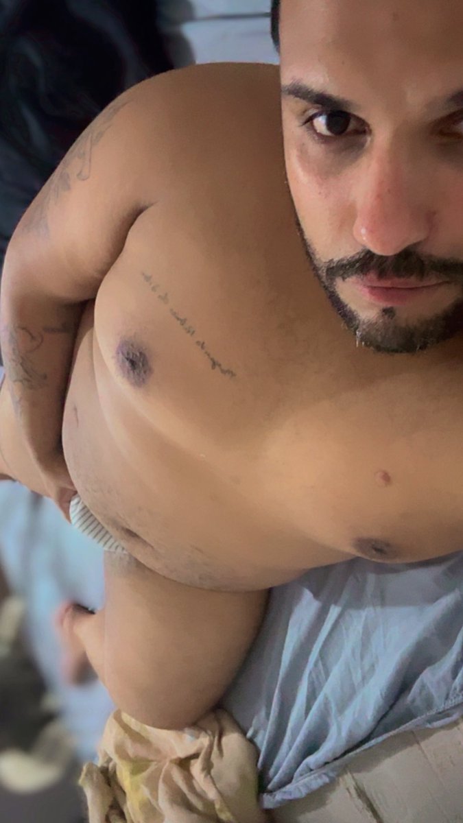 itsme_tired's tweet photo. Altinho 😏
#gay #braziliangay #gaydrunk #single #lookingforaman https://t.co/FnF072OnSA
