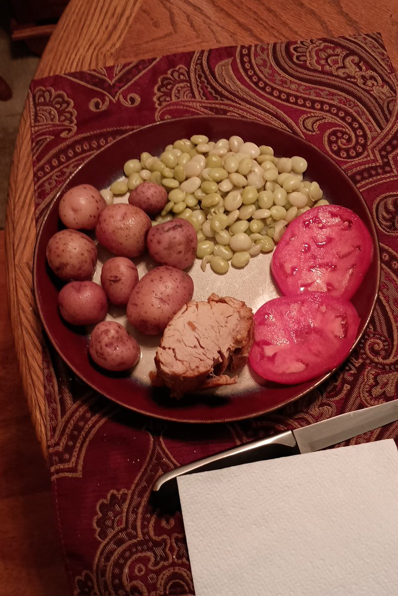 Hammbone Extraordinaire! 🐘🐘🐘🎸 tweet media