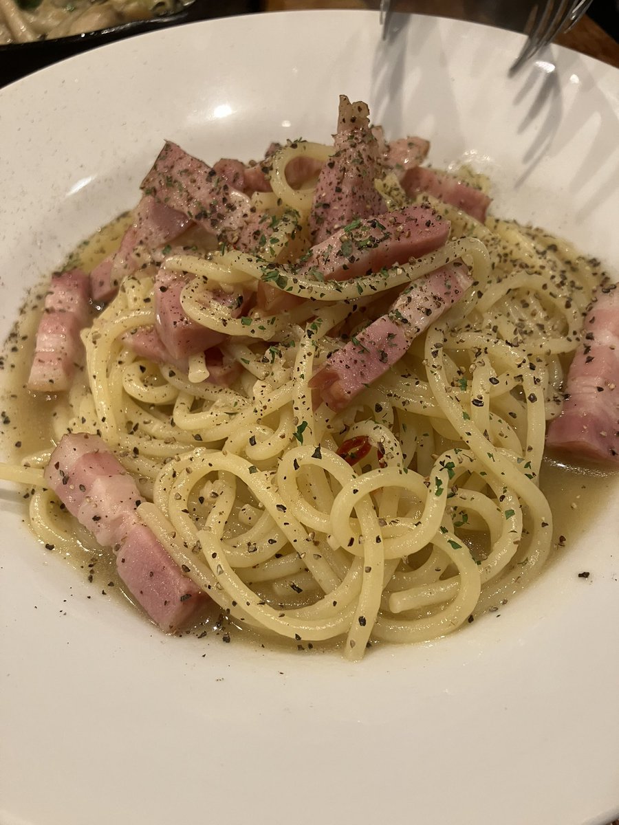 グッチ tweet media