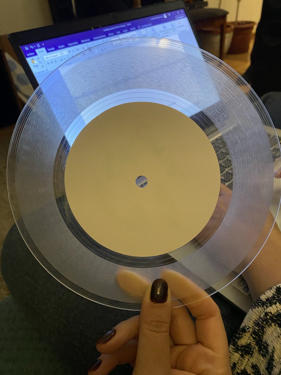 La vida del independiente supera por mil las 40 horas .. acá estamos un sábado por la noche