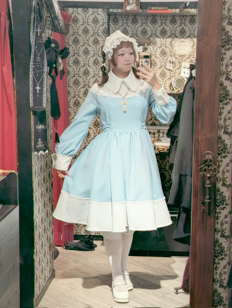 本日〜！
昨日の原宿店コーデが可愛すぎて私もリリィ着たくなっちゃいました。
今日のテーマは「黒を使わない」。
靴まで白で、ミホマツなのにミホマツっぽく鳴きコーデを組んでみました🤍