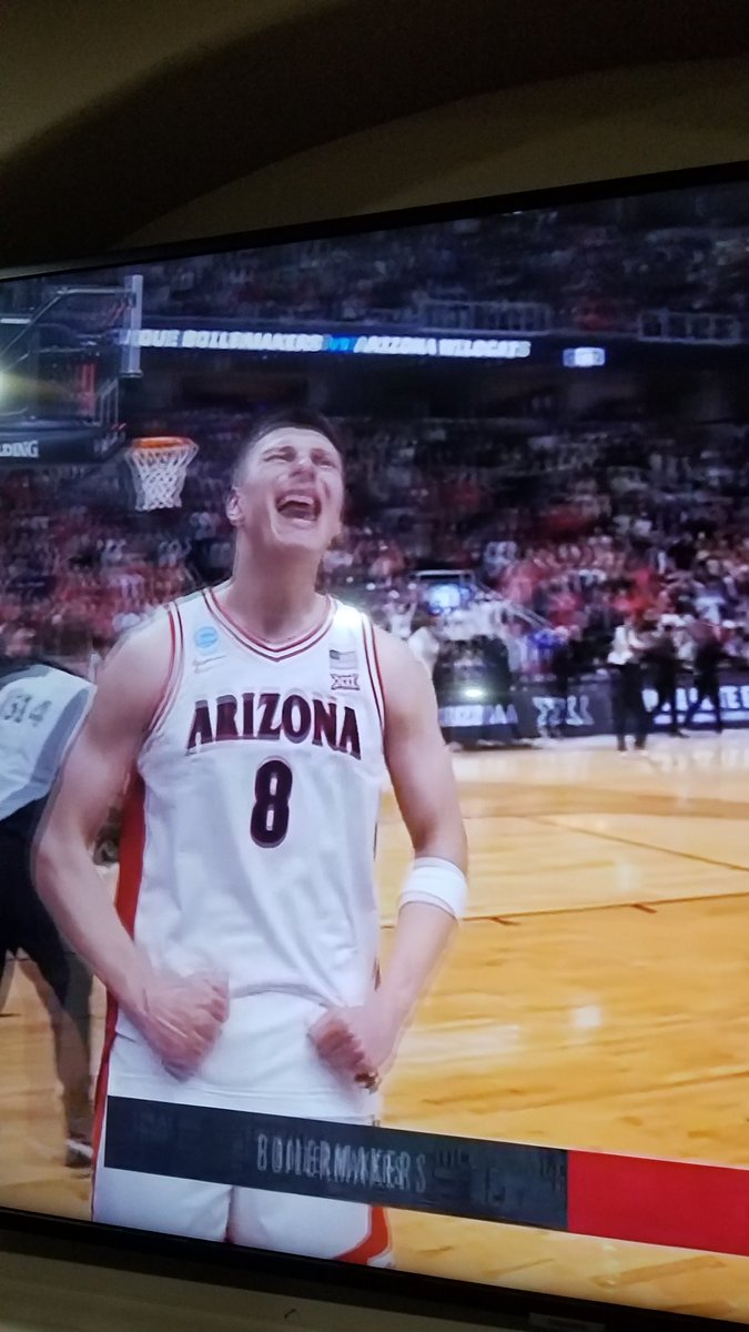 SourdoughAlways's tweet photo. My Wildcats just made the Final Four for the first time since the days of the great Lute Olsen!! GO WILDCATS!! https://t.co/UzQf1MG87K
