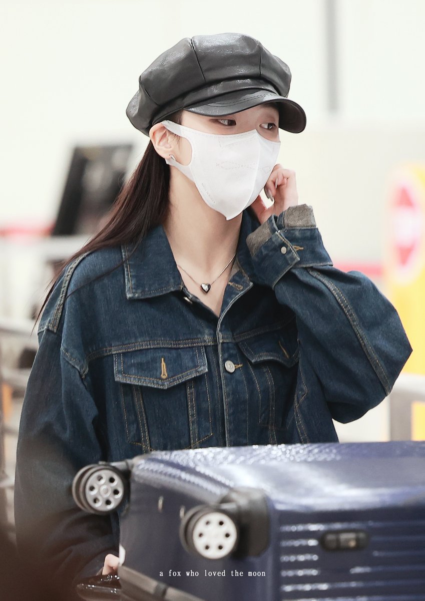 つきつね tweet media