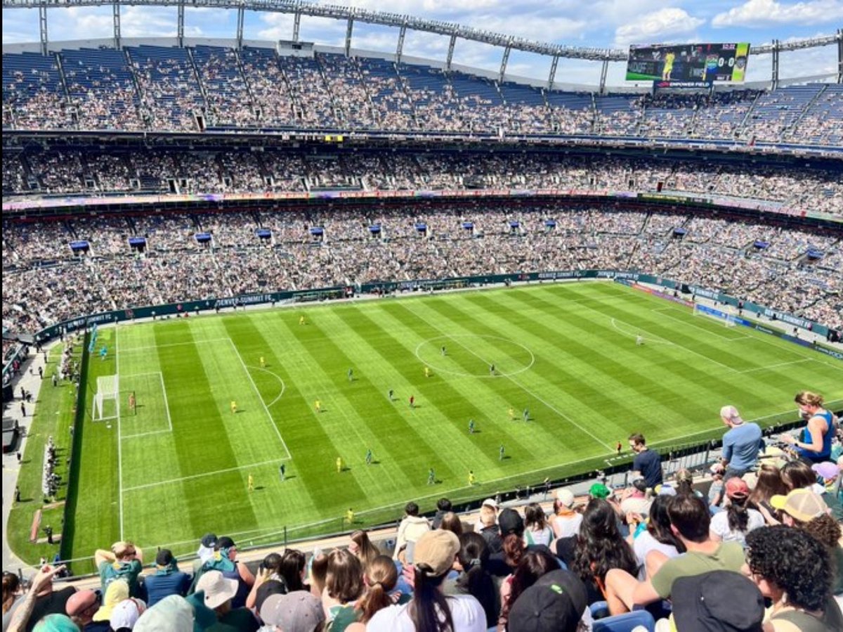 T w I t t e r tweet media