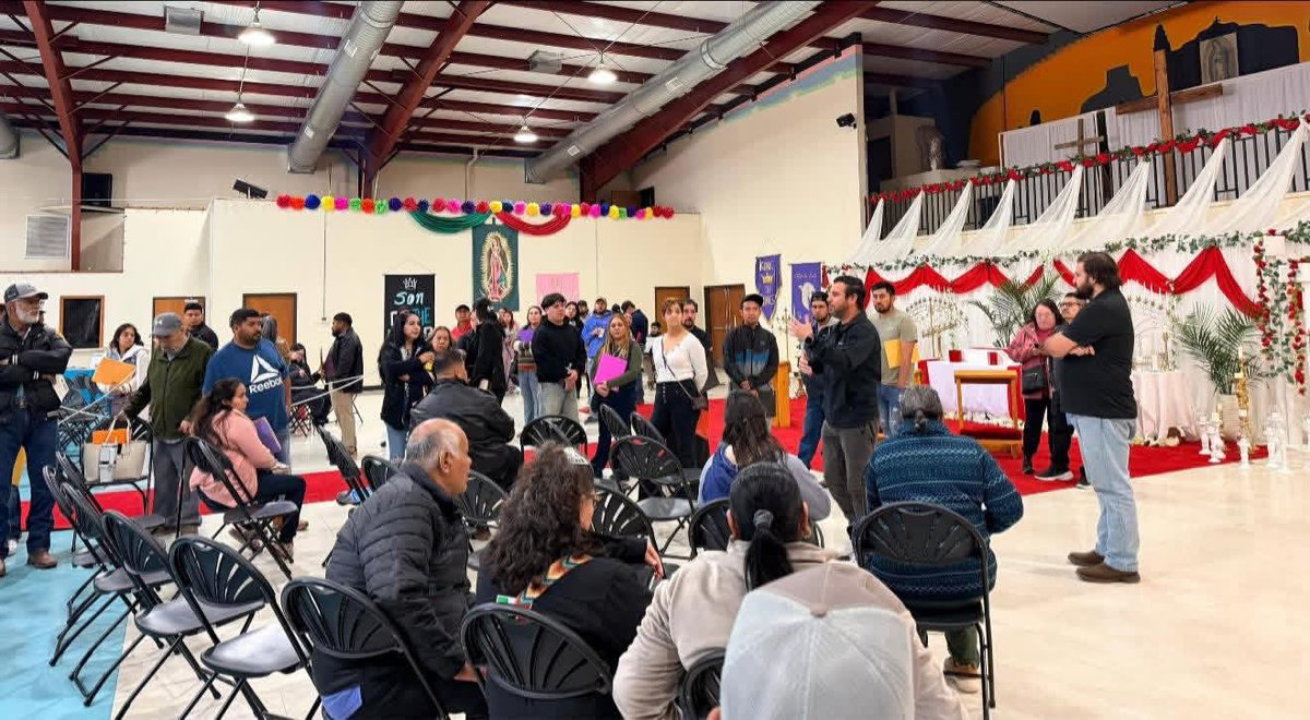 ConsulMexAlb's tweet image. Así se vivió el #ConsuladoMóvil en #Clovis, Nuevo México 🇲🇽

Un sábado con nuestra comunidad 🇲🇽, bajo el liderazgo del Cónsul Víctor Esponda (@vespondar), acercando servicios como pasaportes, matrículas consulares, actas de nacimiento y credenciales de elector, para que puedan