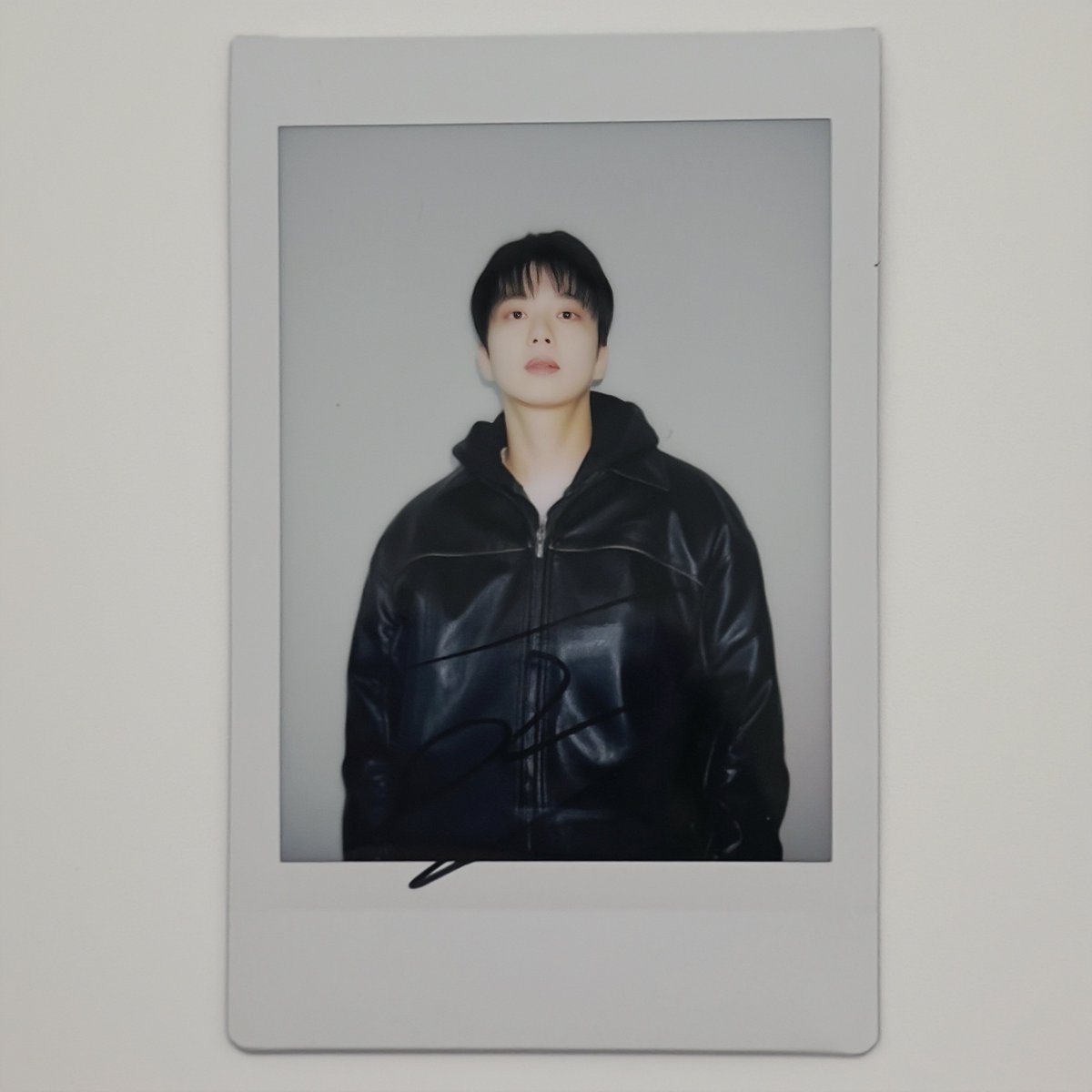 폴라로이드 잘 받았어요! 너무 마음에 들어서 기분이 좋아요. 감사합니다😊