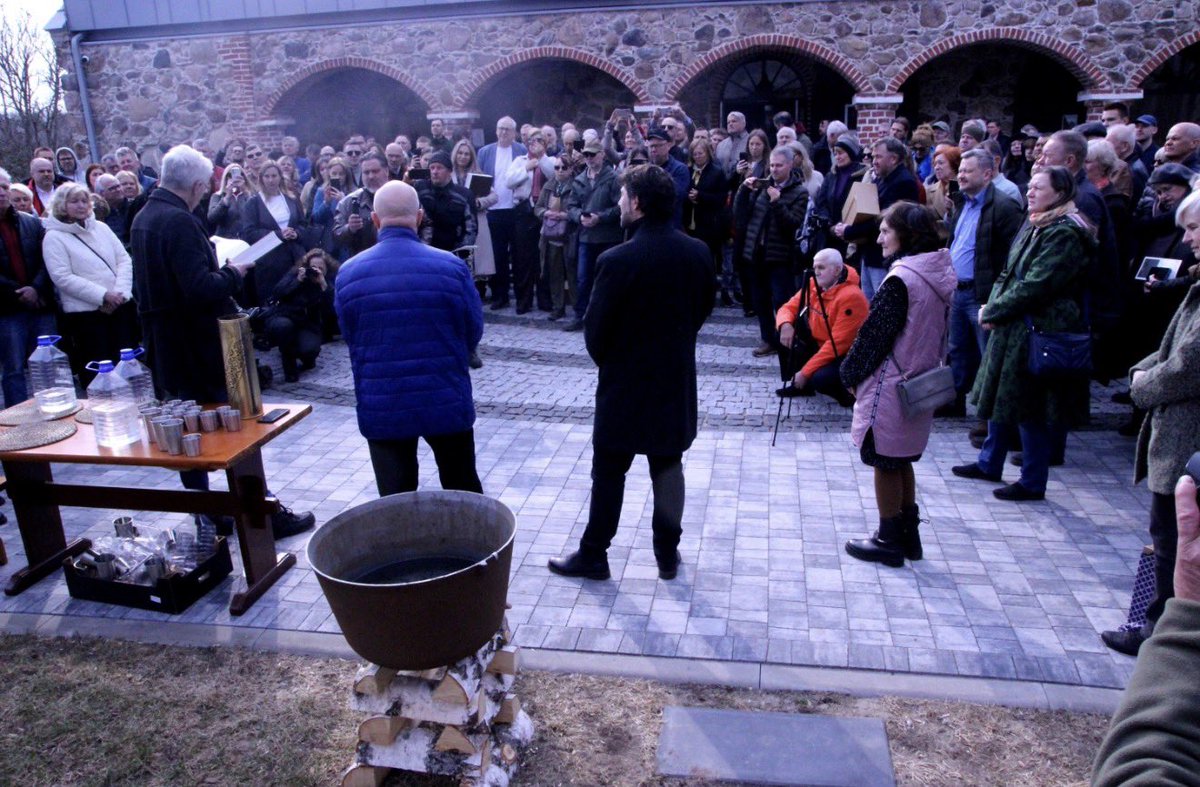 Lato Lapsa tweet media