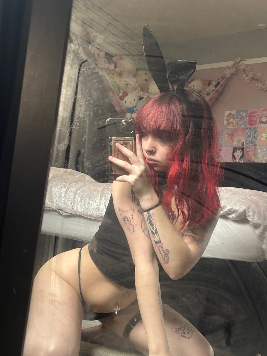 imrayl_hi's tweet photo. do i look good as a bunny? https://t.co/49OjpT5Vg6