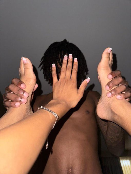 me & who tweet media