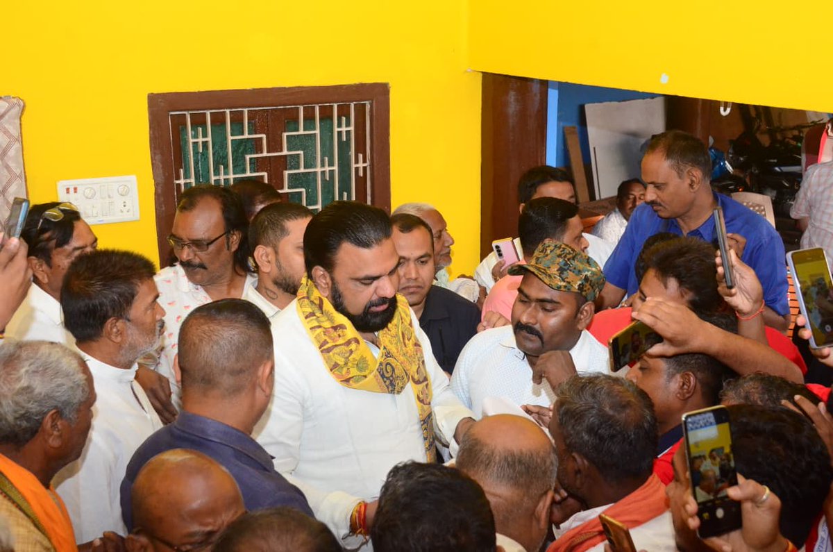 samrat4bjp's tweet image. आज प्रातः तारापुर में जनता-जनार्दन से व्यक्तिगत मिलकर उनकी समस्याओं को धैर्यपूर्वक सुना और हरसंभव उचित समाधान के लिए प्रयास किया। 

#Tarapur #munger #NDA4Bihar #NewBihar