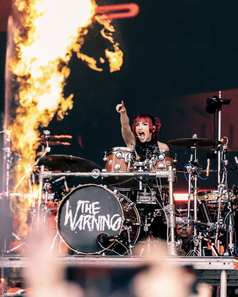 k • 🌹🎸 tweet media