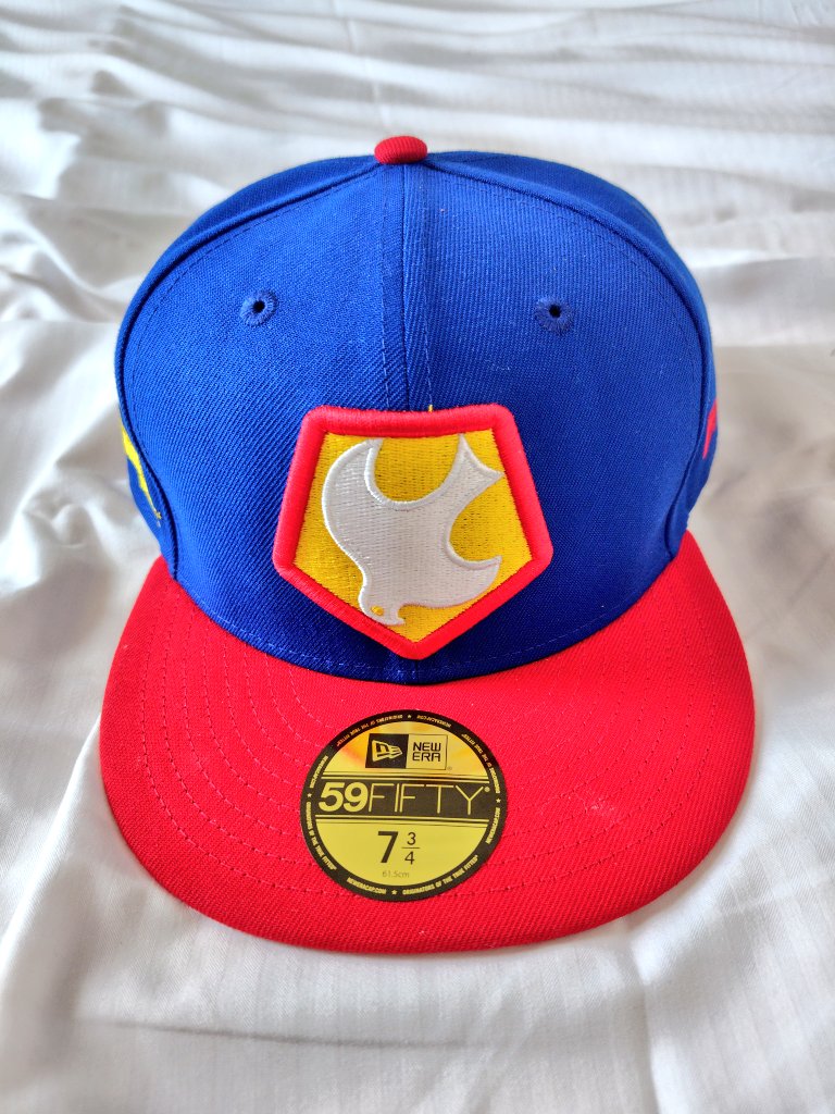 hiramatsukengo's tweet image. ハワイで合流したアメリカの親戚にお願いしていたNEWERA✕peacemakerのキャップよい❗　
#ピースメイカー
#peacemaker