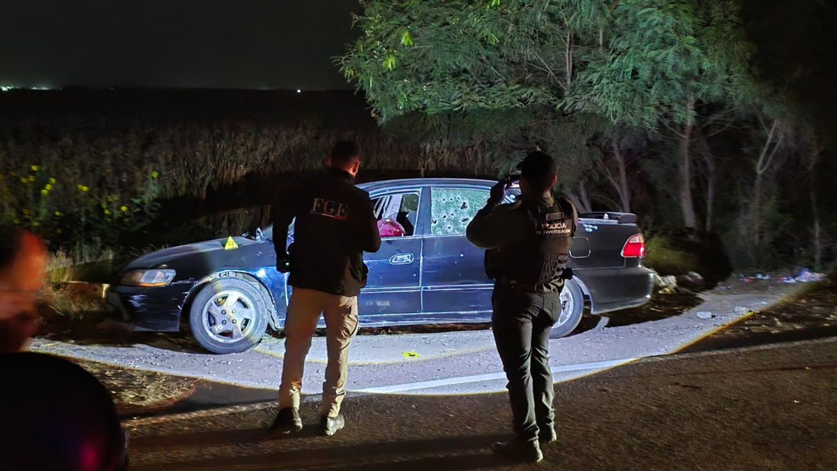 🔴 EJECUTAN A DOS POLICÍAS EN CULIACÁN TRAS SALIR DE SU TURNO • 🚔 Dos  agentes municipales fueron asesinados en un ataque armado directo mientras  se dirigían a su domicilio • 📍