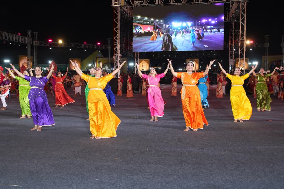 Narendra Modi tweet media