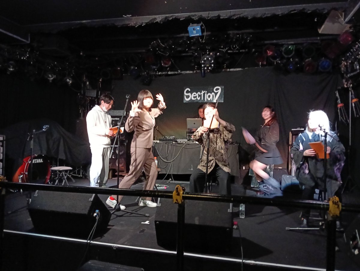 aqiLa9000's tweet photo. 小屋入りしましたーー！！！
#沼袋
#section9
#マナティックトレインタァーニョス
#BURNUP https://t.co/YKkPyw3ORX