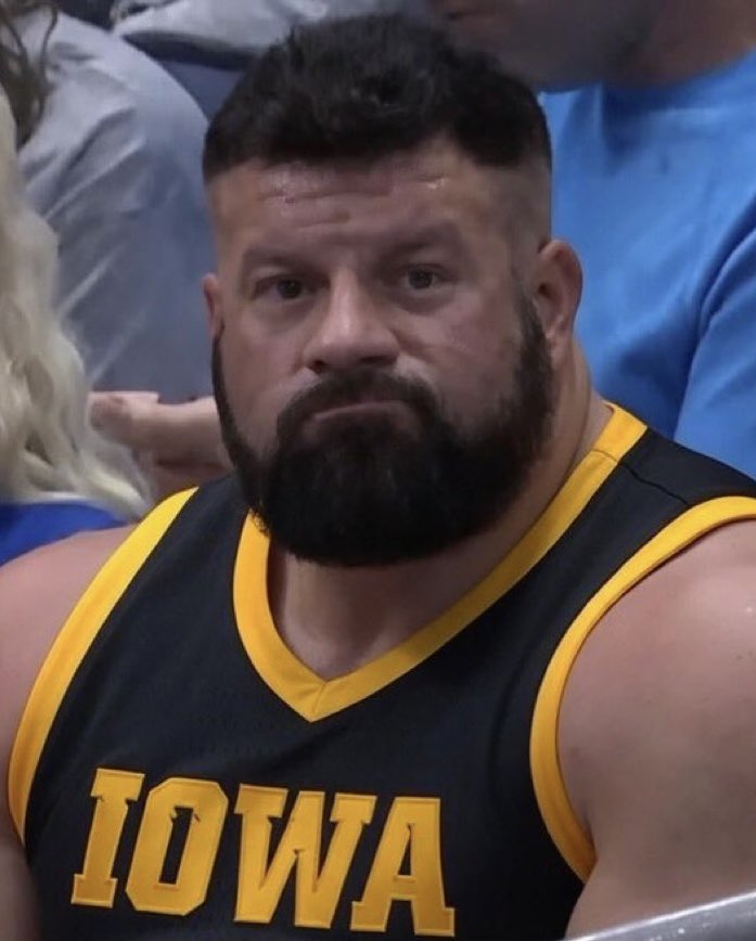 Bussin' With The Boys tweet media