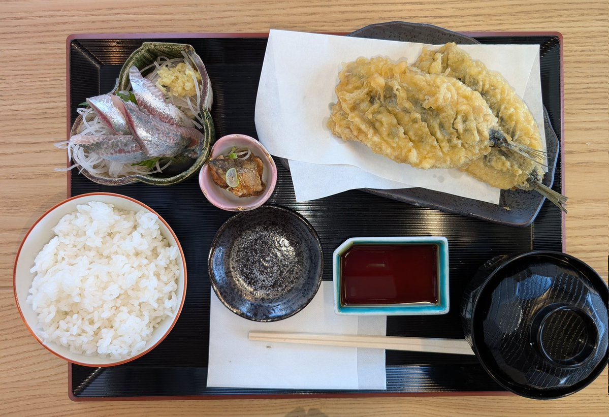 peace.lamplight tweet media