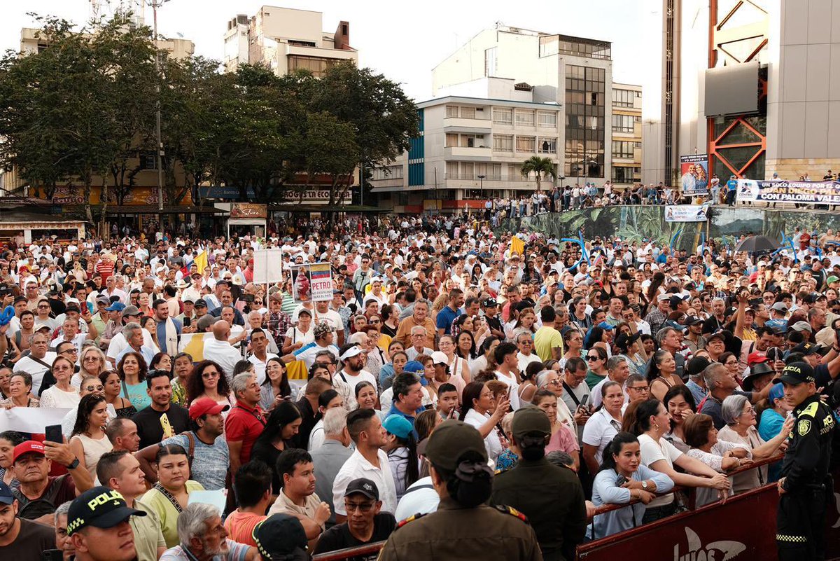 Mundo Político tweet media